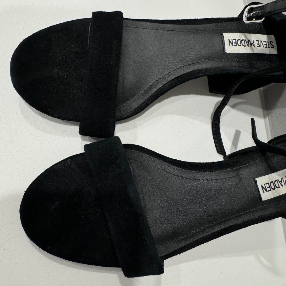 Steve Madden Black suede low block heeled sandals size 6